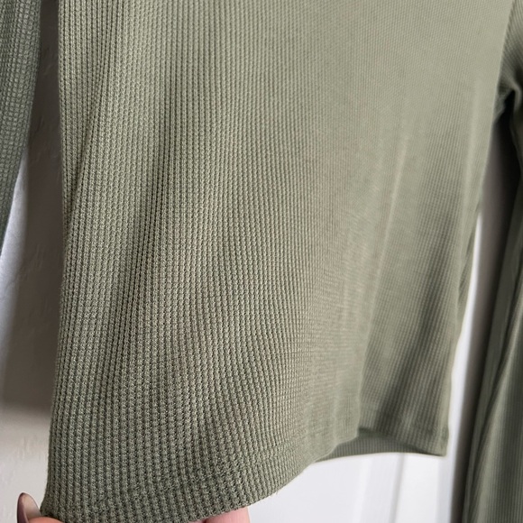 American Eagle Olive Green Ribbed Long Sleeve Turtleneck - Picture 2 of 6